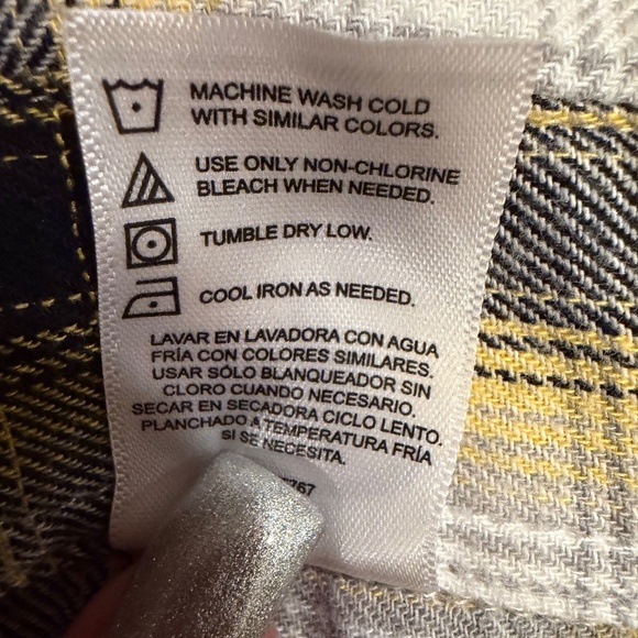 Iowa Hawkeyes Women's Concepts Piedmont Flannel Long Sleeve Button Up, Size L - Picture 10 of 13